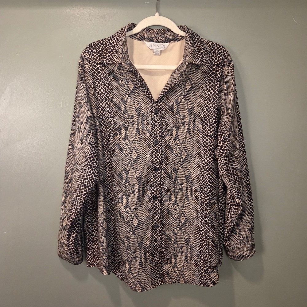 Casual Corner Annex Women's Long Sleeve Button Up Blouse Size 1X Snake Print